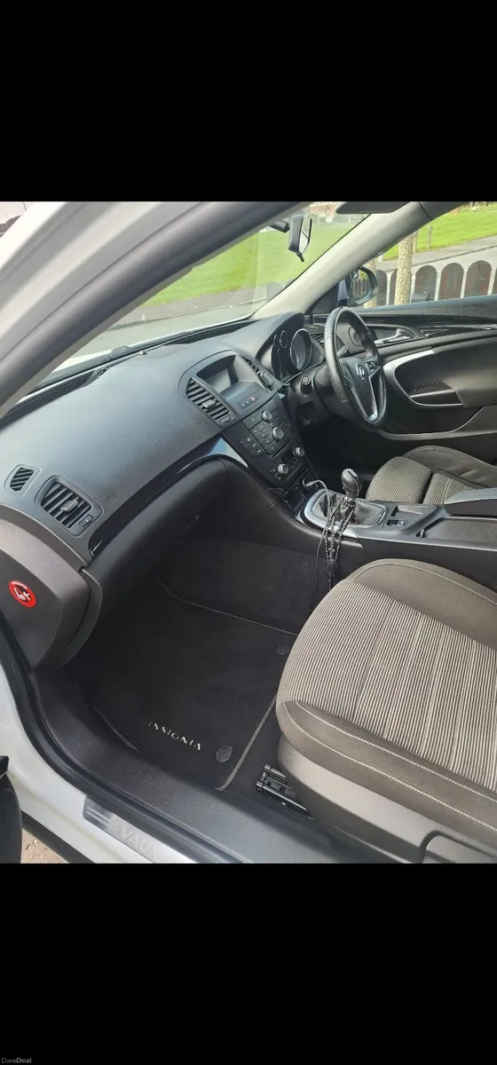 Vauxhall Insignia 2012 - Image 5