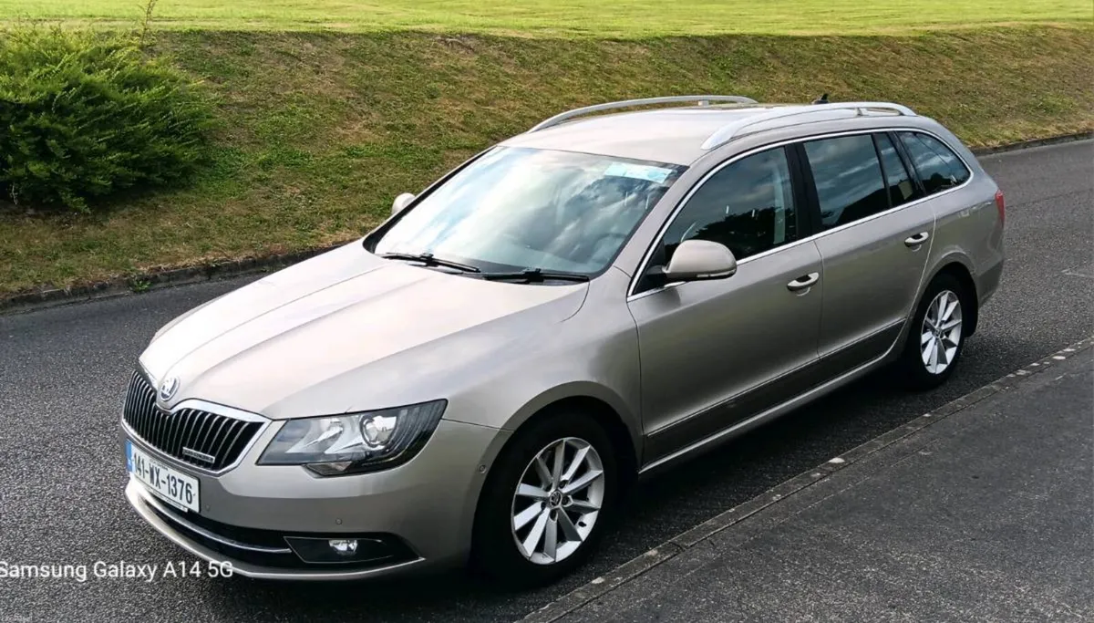 2014 Skoda Superb Estate - Image 1