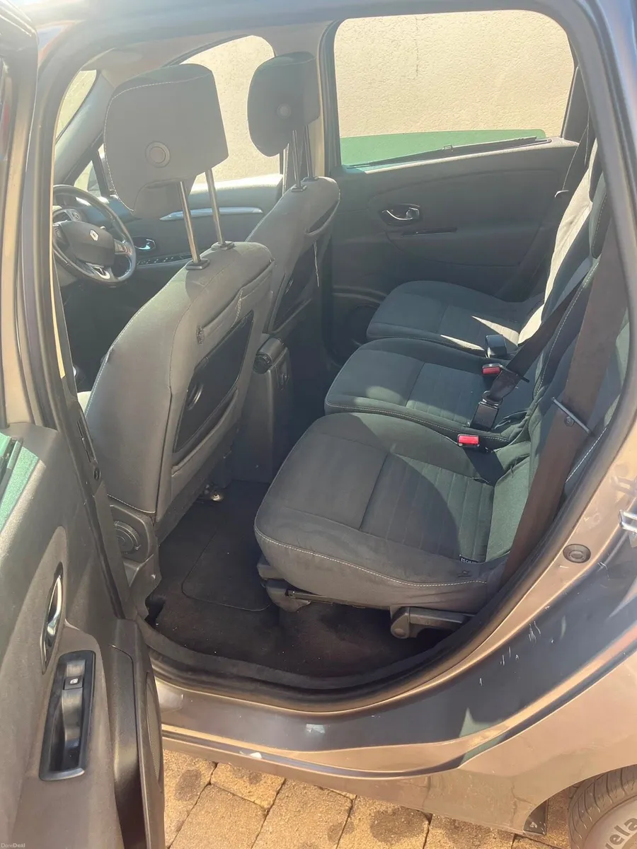 2016 Renault Grand Scenic 1.5 dCi Automatic 7 seat - Image 6