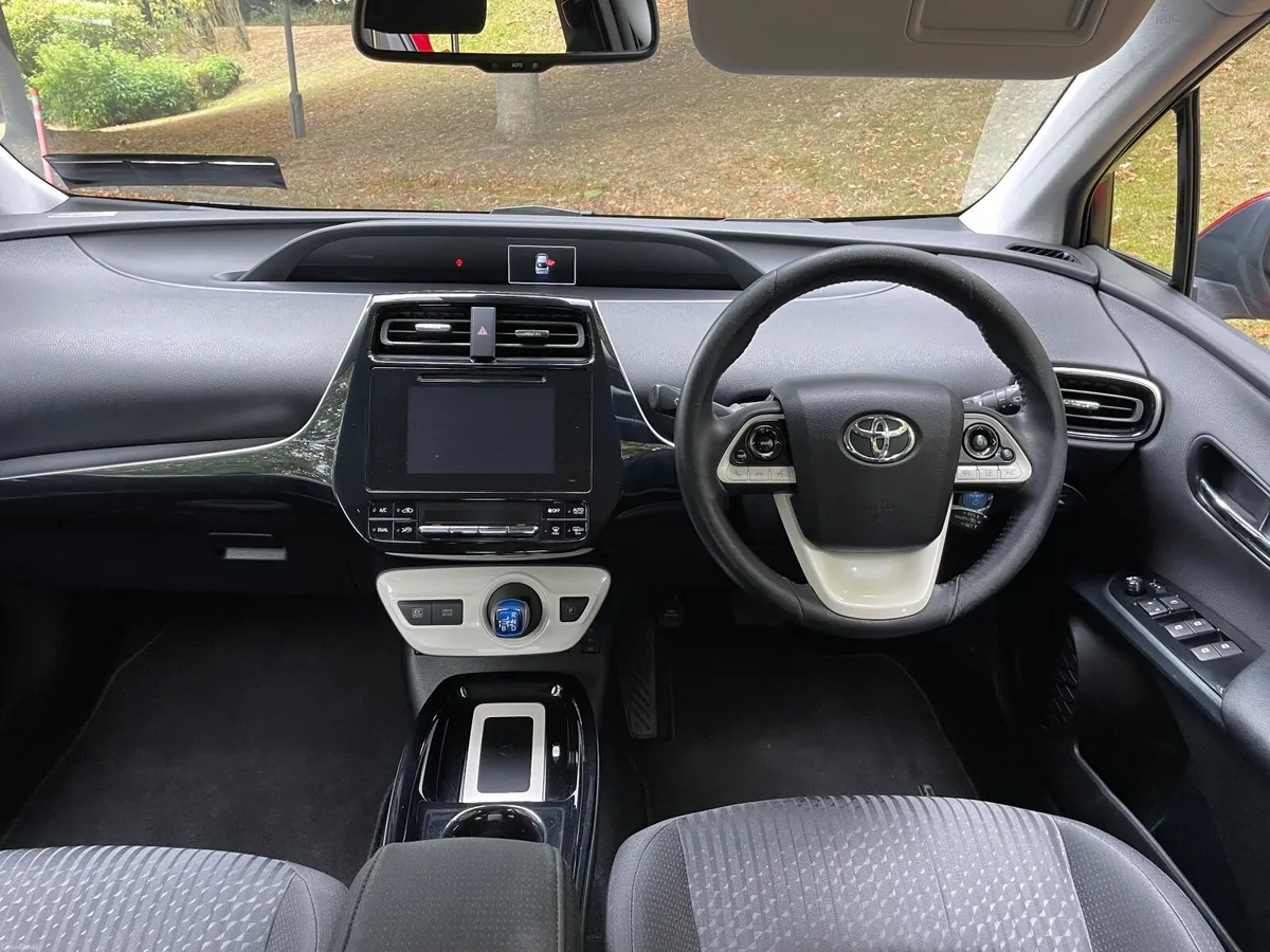 Toyota Prius 2016, 4 dr saloon, hybrid Nct & Tax - Image 3