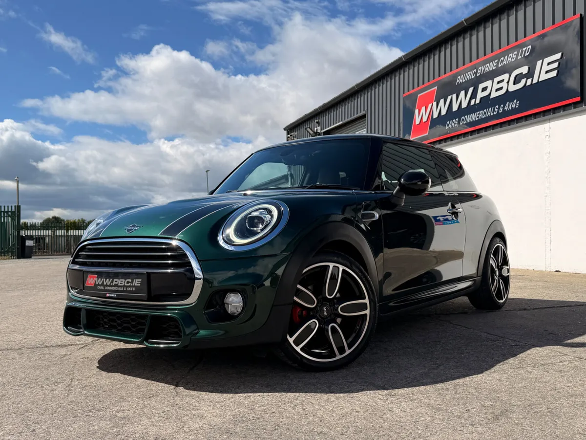 Mini Cooper 1.5D JCW Pack 2018 - Image 1