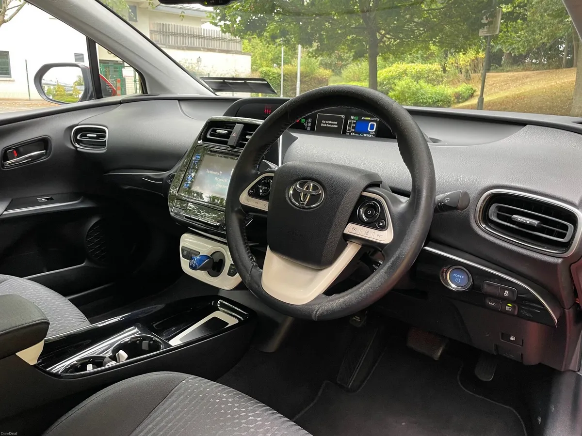 Toyota Prius 2016, 4 dr saloon, hybrid Nct & Tax - Image 6