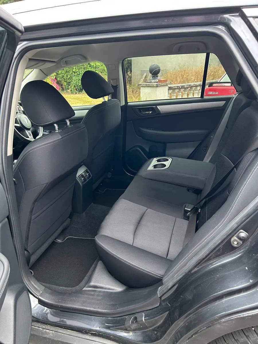 Subaru Outback all wheel drive - Image 4