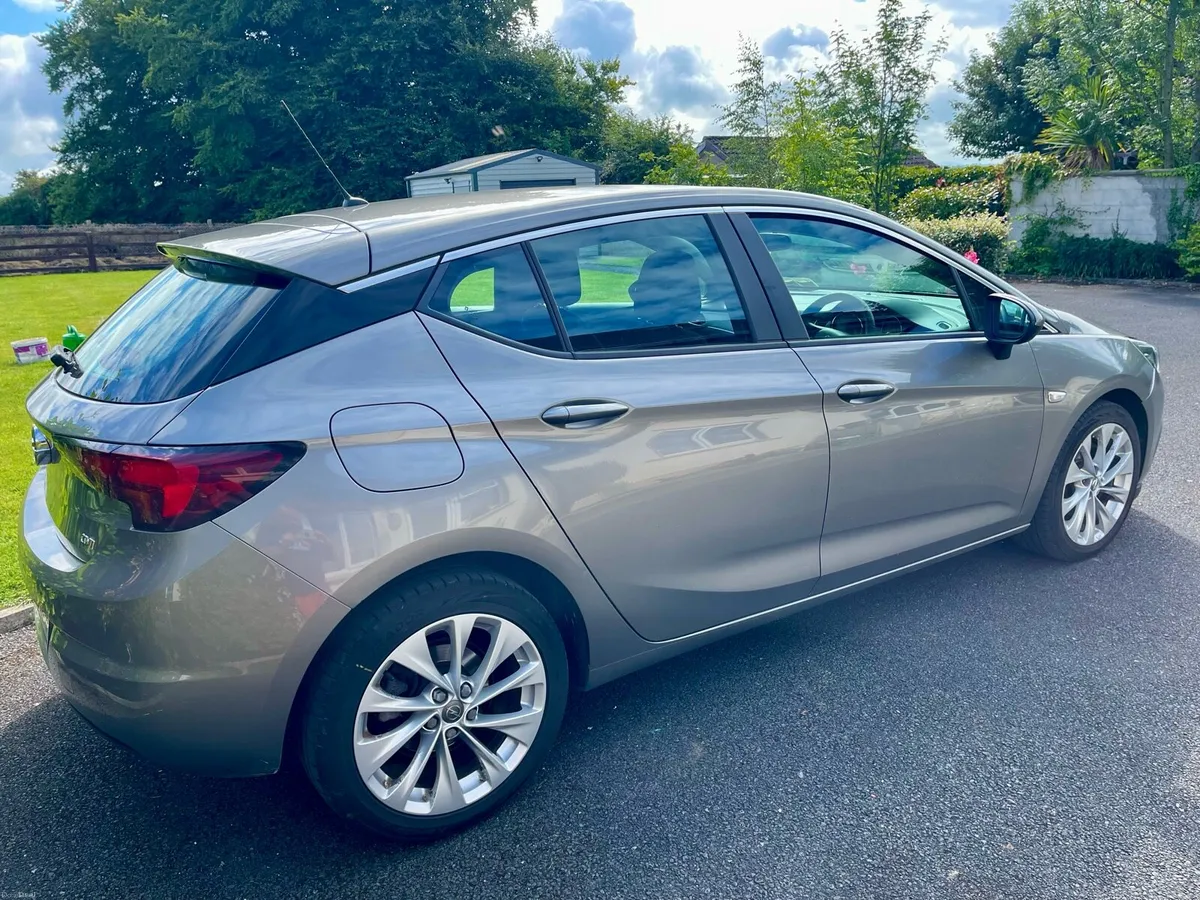 Opel Astra - Image 2