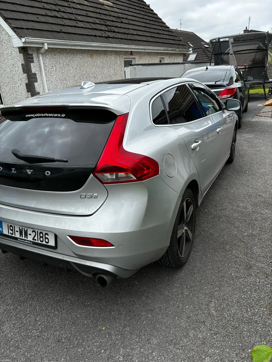 2019 Volvo V40 R Design D3 - Image 4