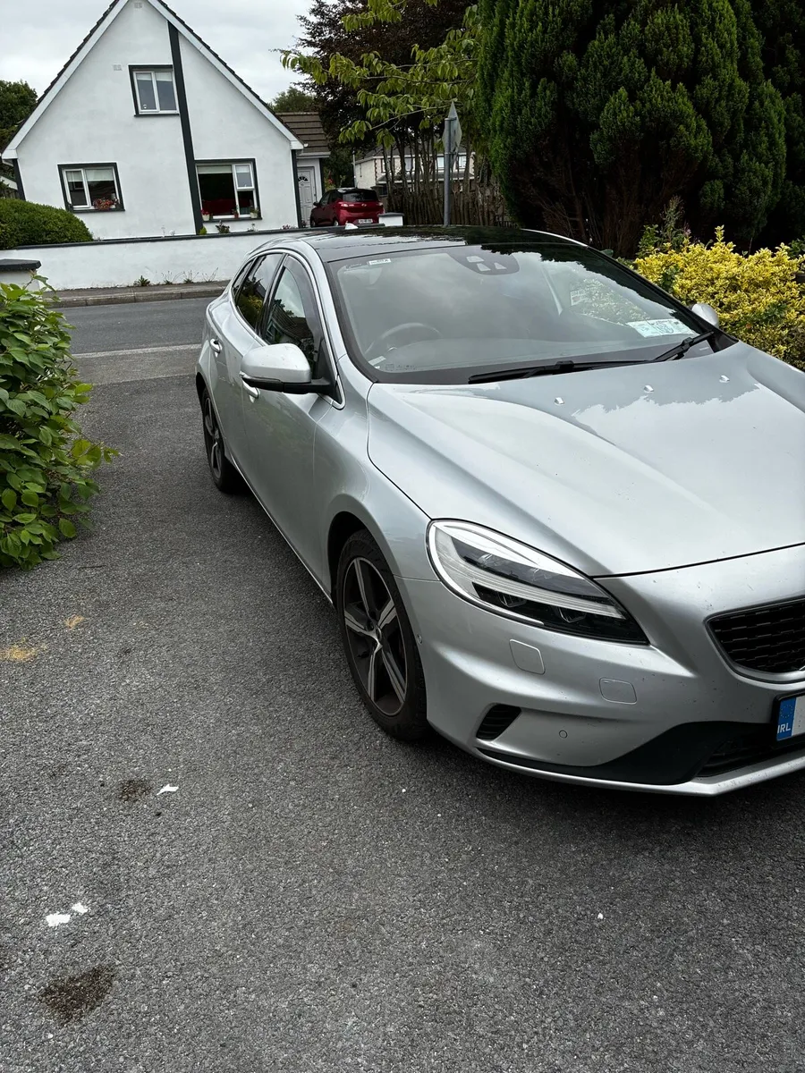 2019 Volvo V40 R Design D3 - Image 1