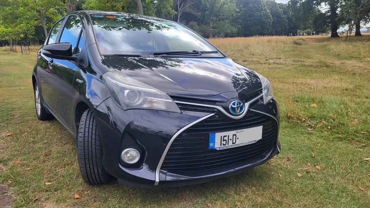 Toyota Yaris Hybrid 1.5/EXCEL/LEATHER SEATS/KEYLES - Image 5