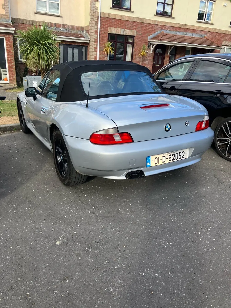 2001 BMW Z3 1.9 - Image 2