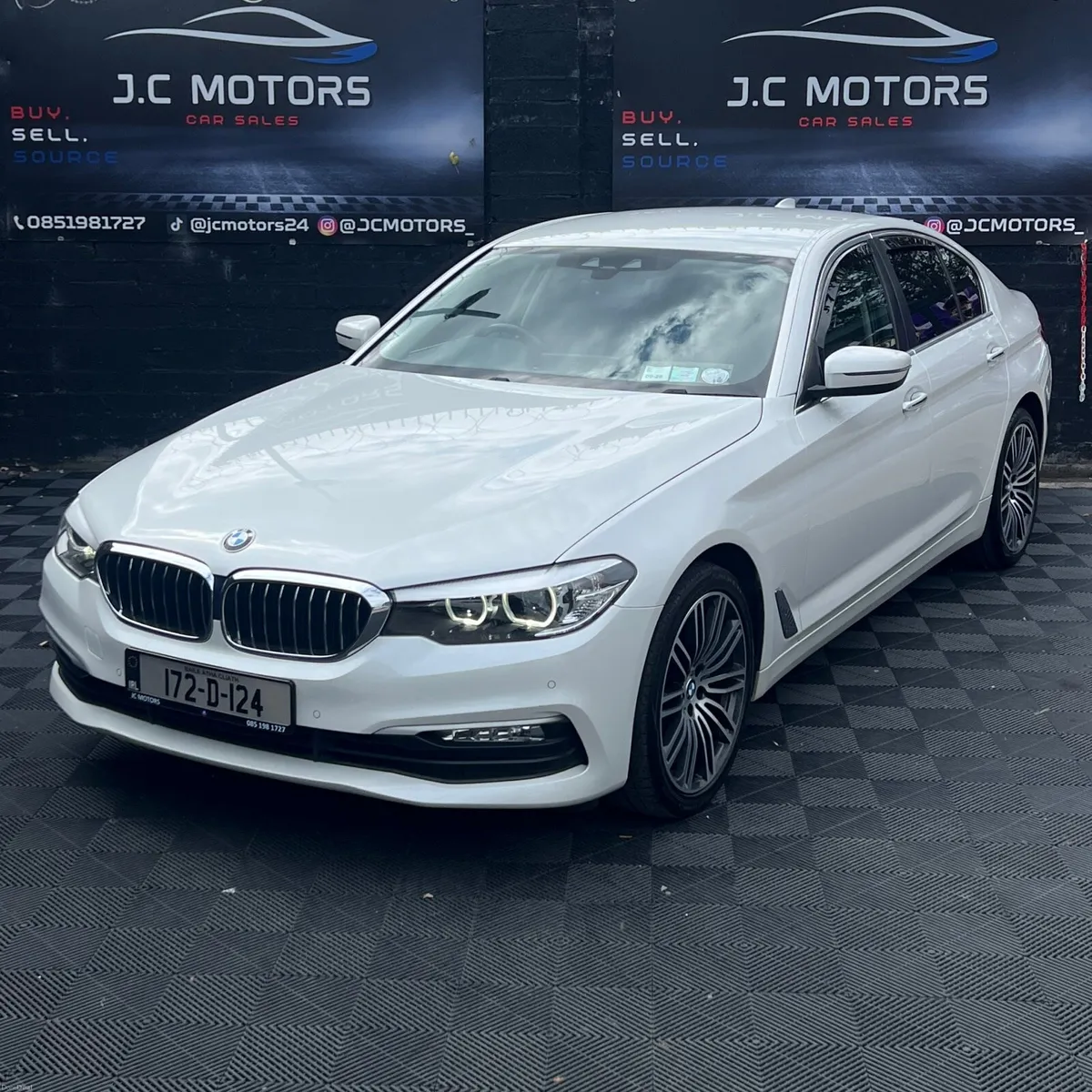 2017 BMW 520D Facelift Model - Image 3