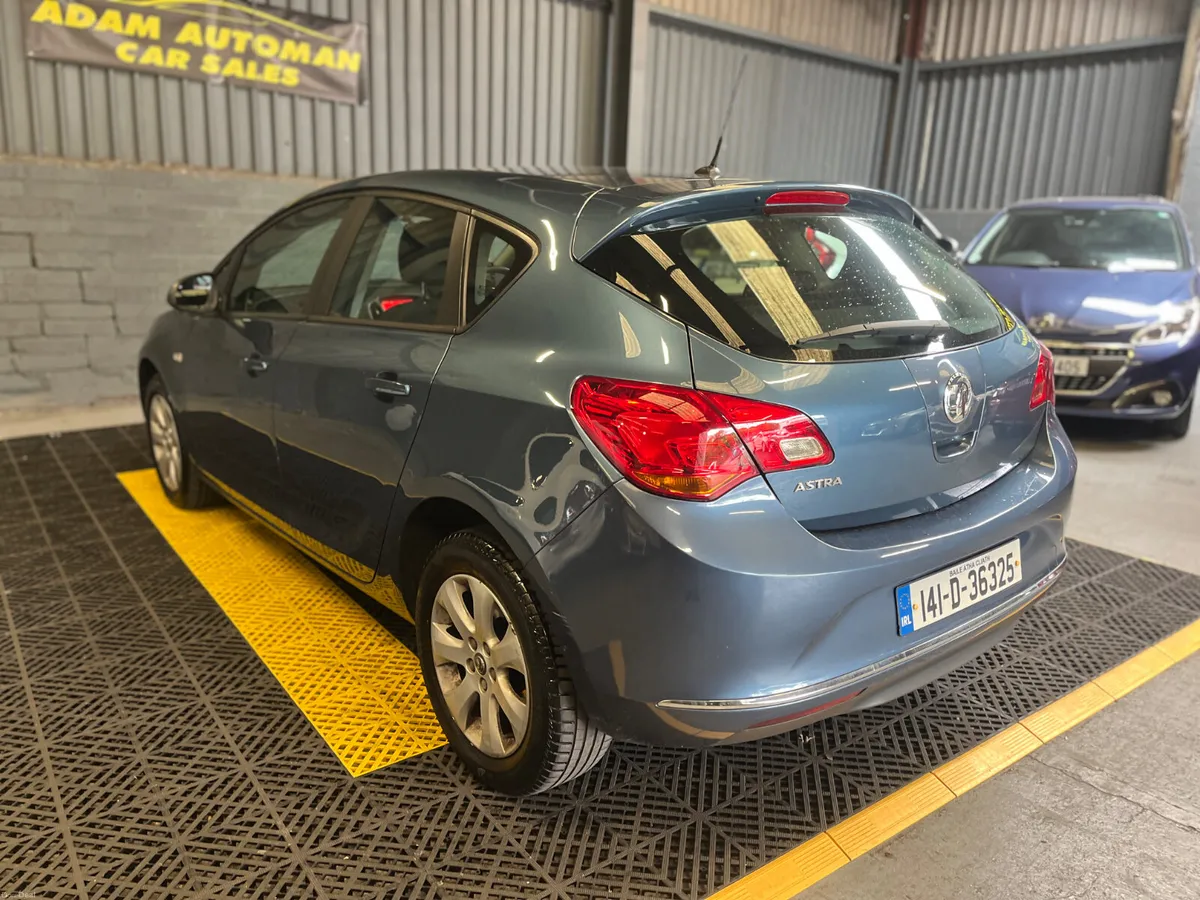Vauxhall Astra 2014 low mileage - Image 5