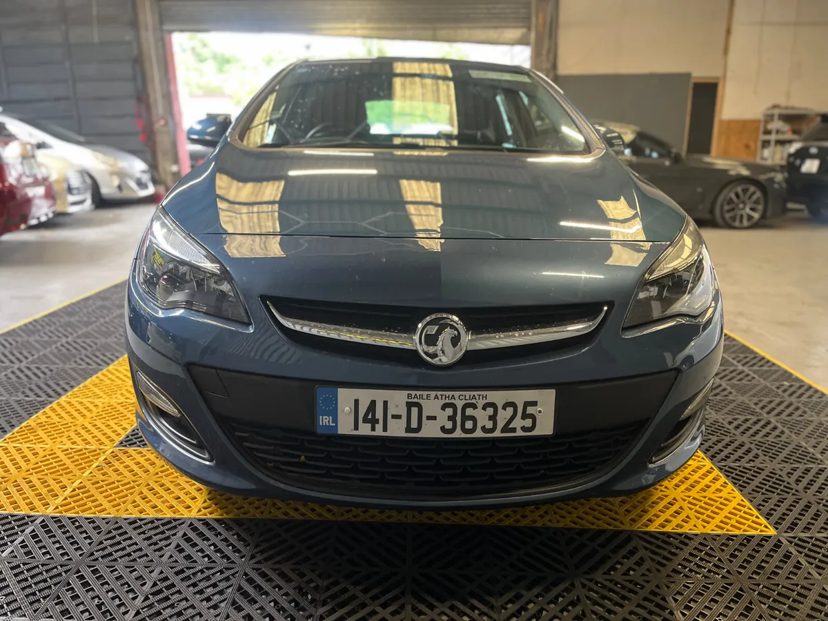 Vauxhall Astra 2014 low mileage - Image 3