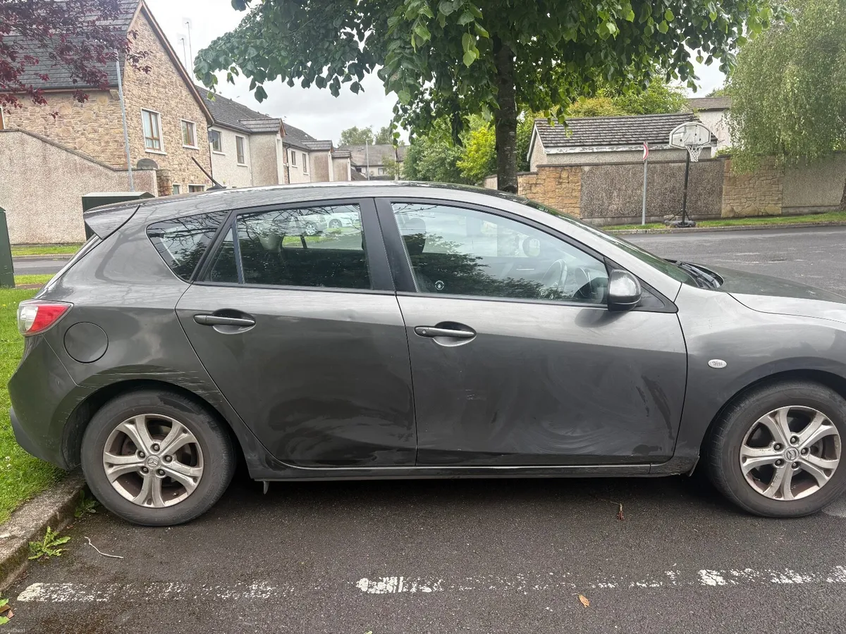 Mazda Mazda3 2011 - Image 2