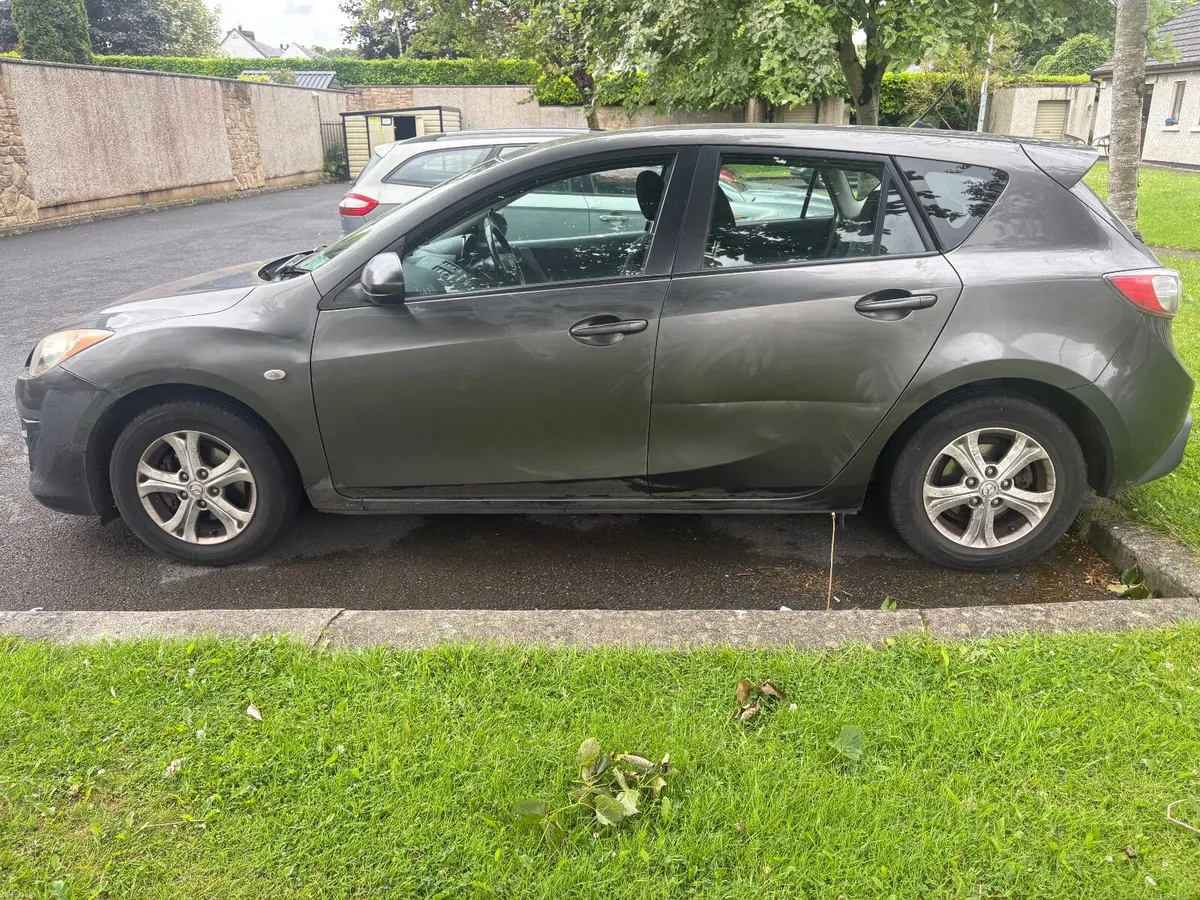 Mazda Mazda3 2011 - Image 3