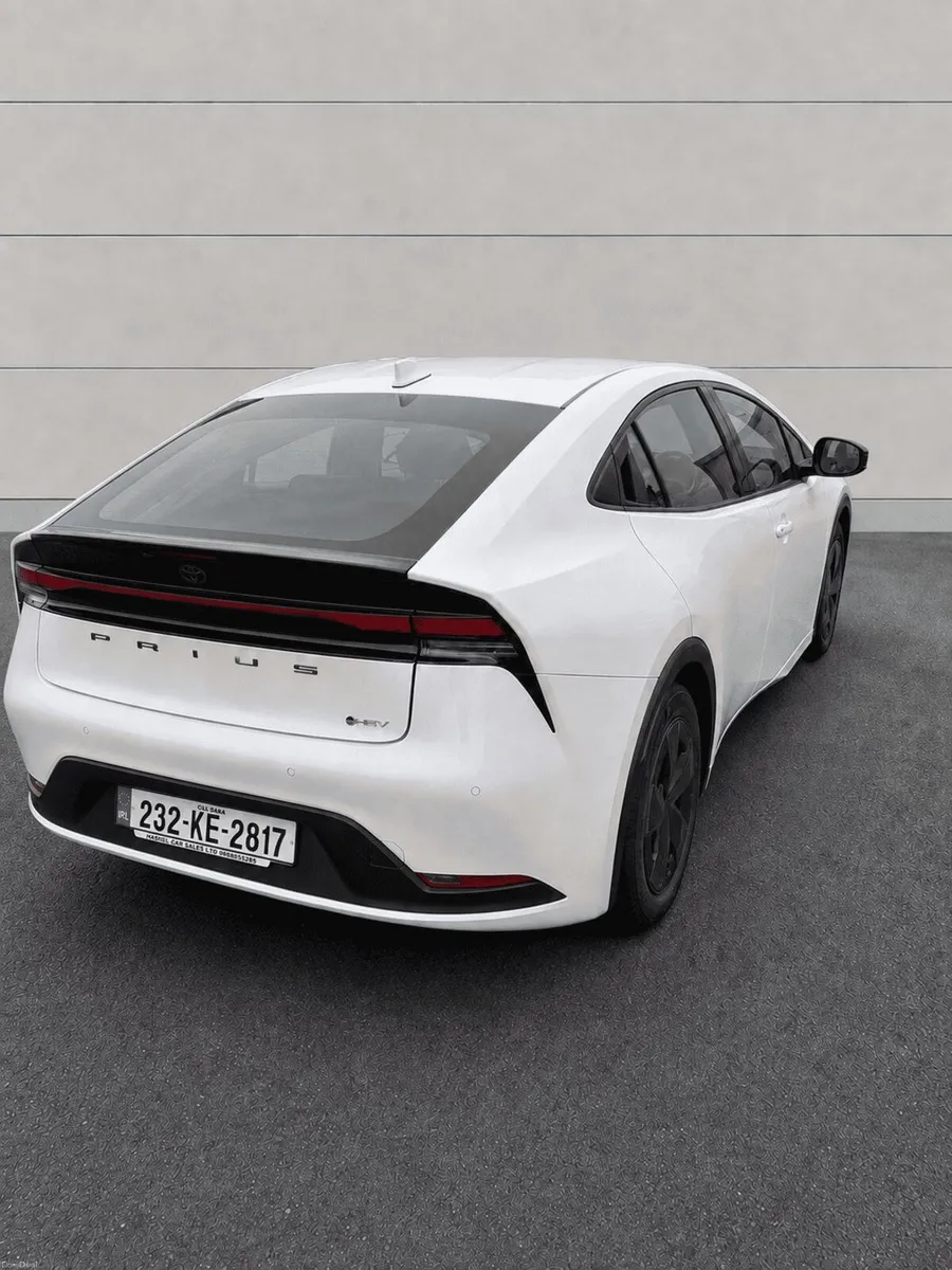 Toyota Prius 2023 - Image 4