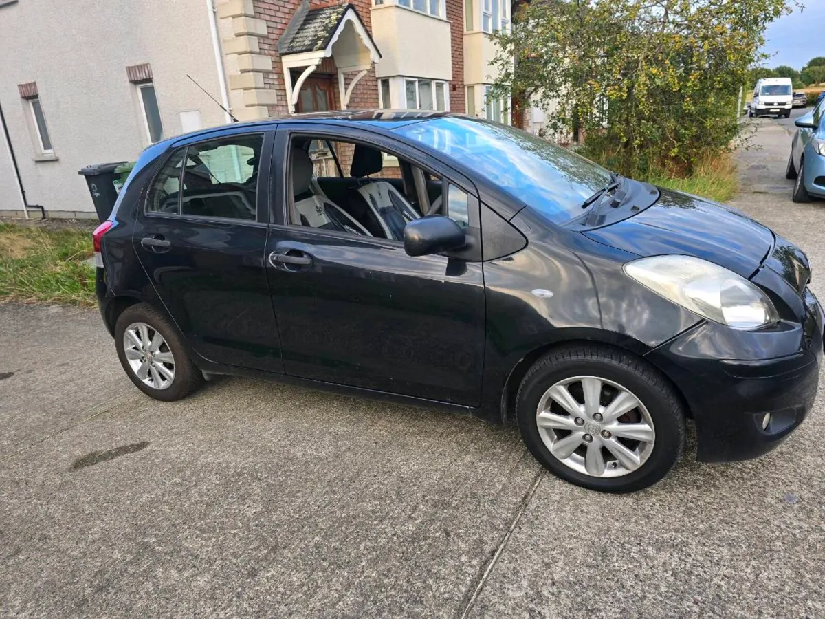 Toyota yaris - Image 2