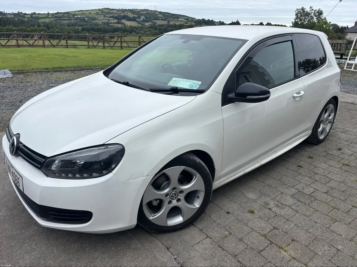 Volkswagen Golf 2011 - Image 1
