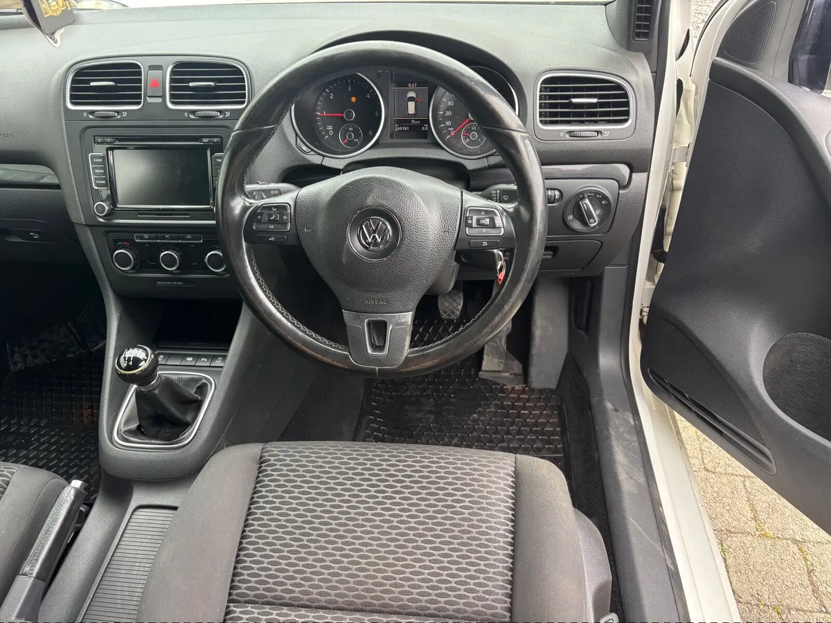 Volkswagen Golf 2011 - Image 3