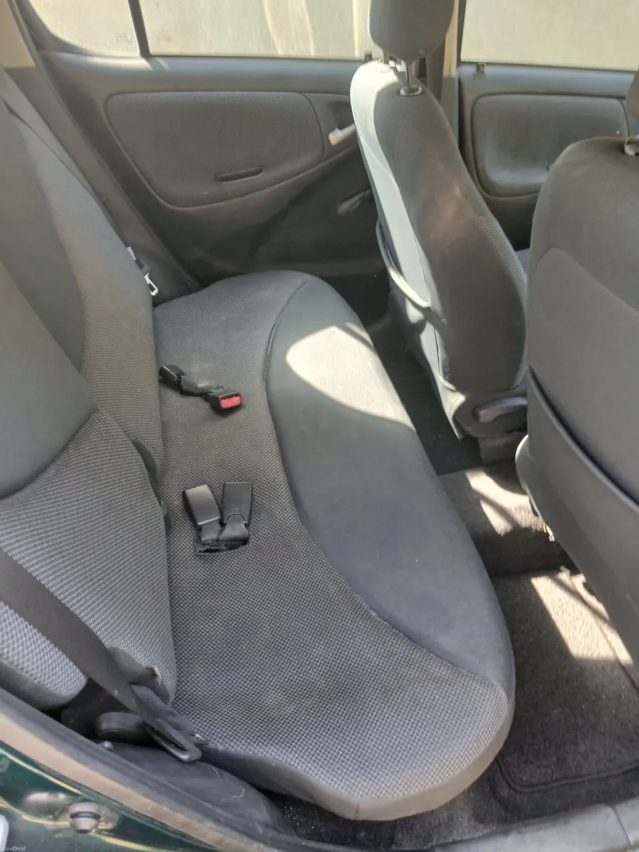 Toyota Yaris 2004 - Image 2