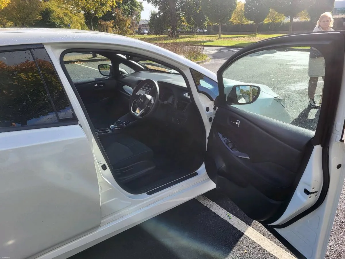 Car - Image 2