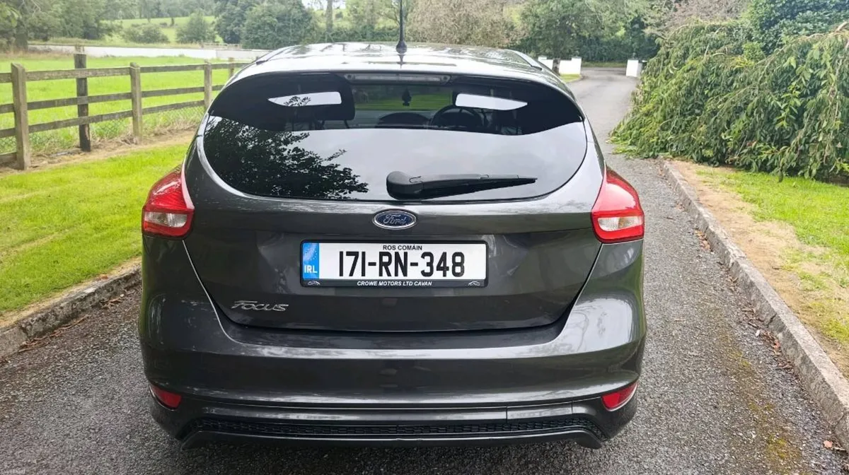2017 Ford Focus Stline Diesel - Image 4