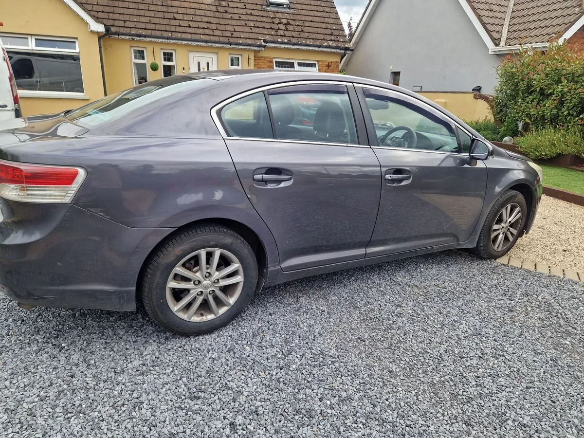 Toyota Avensis 2010 - Image 4