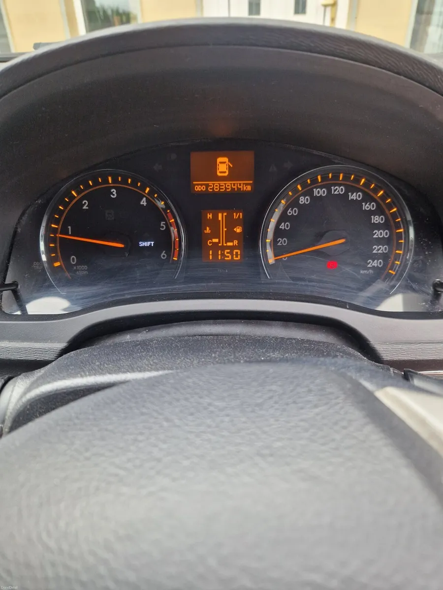 Toyota Avensis 2010 - Image 5