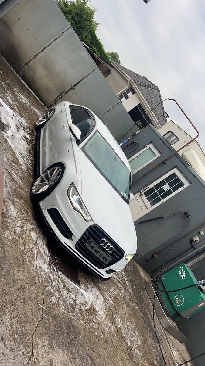 Audi A6 S-Line Ultra Black Edition - Image 1