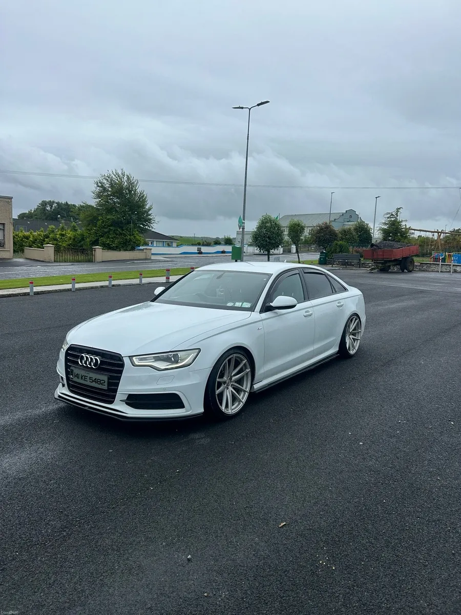 Audi A6 S-Line Ultra Black Edition - Image 2