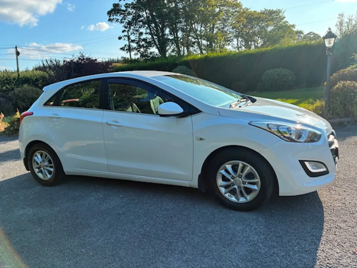 2015 (152) HYUNDAI i30 SE 1.6 CRDI 5dr. - Image 6