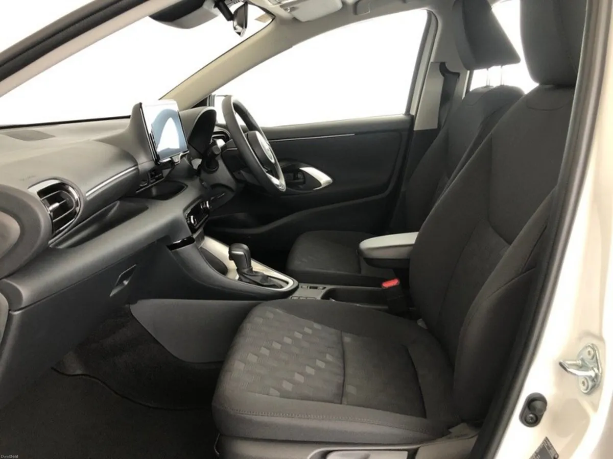 Toyota Yaris 1.5 - Image 6
