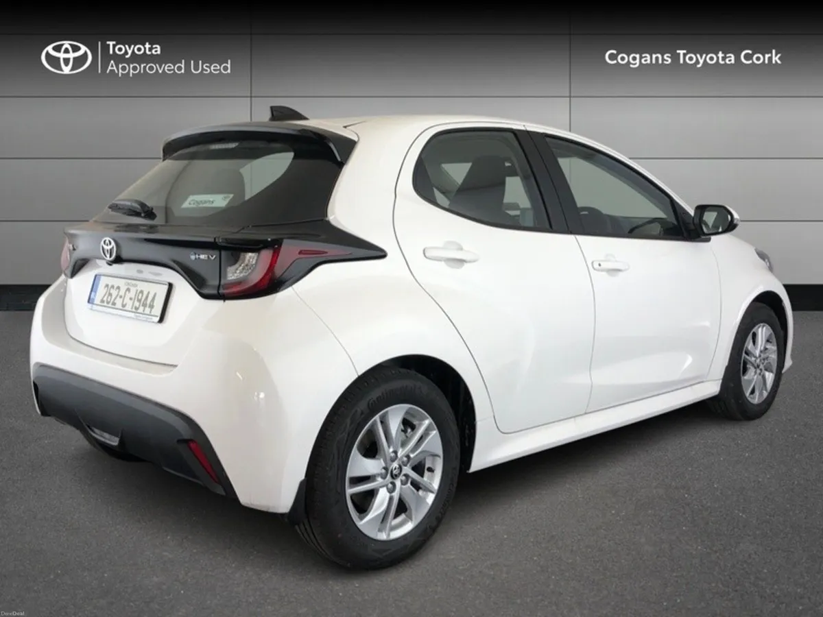 Toyota Yaris 1.5 - Image 2
