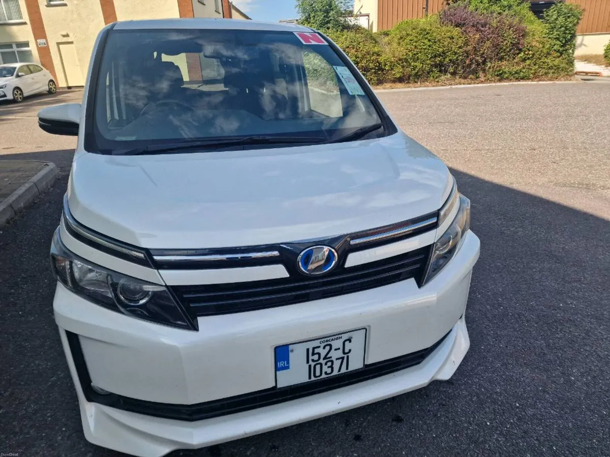 2015 Toyota Voxy 1.8L Hybrid  7seats Auto 120k km - Image 3
