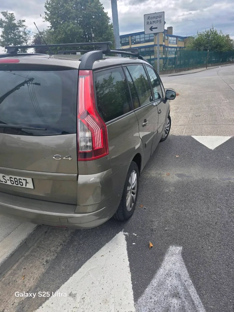 Citroen  c4 picasso nctd and taxed low migage - Image 6