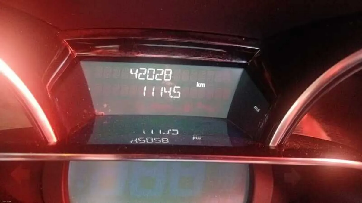 2017 Renault Clio - Image 2