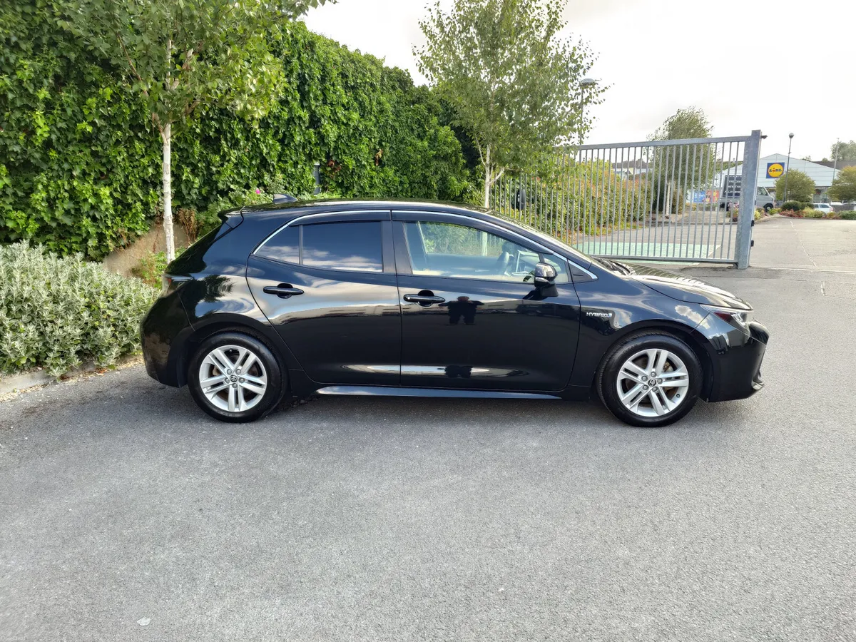 Toyota Corolla Sport Hybrid - Image 4
