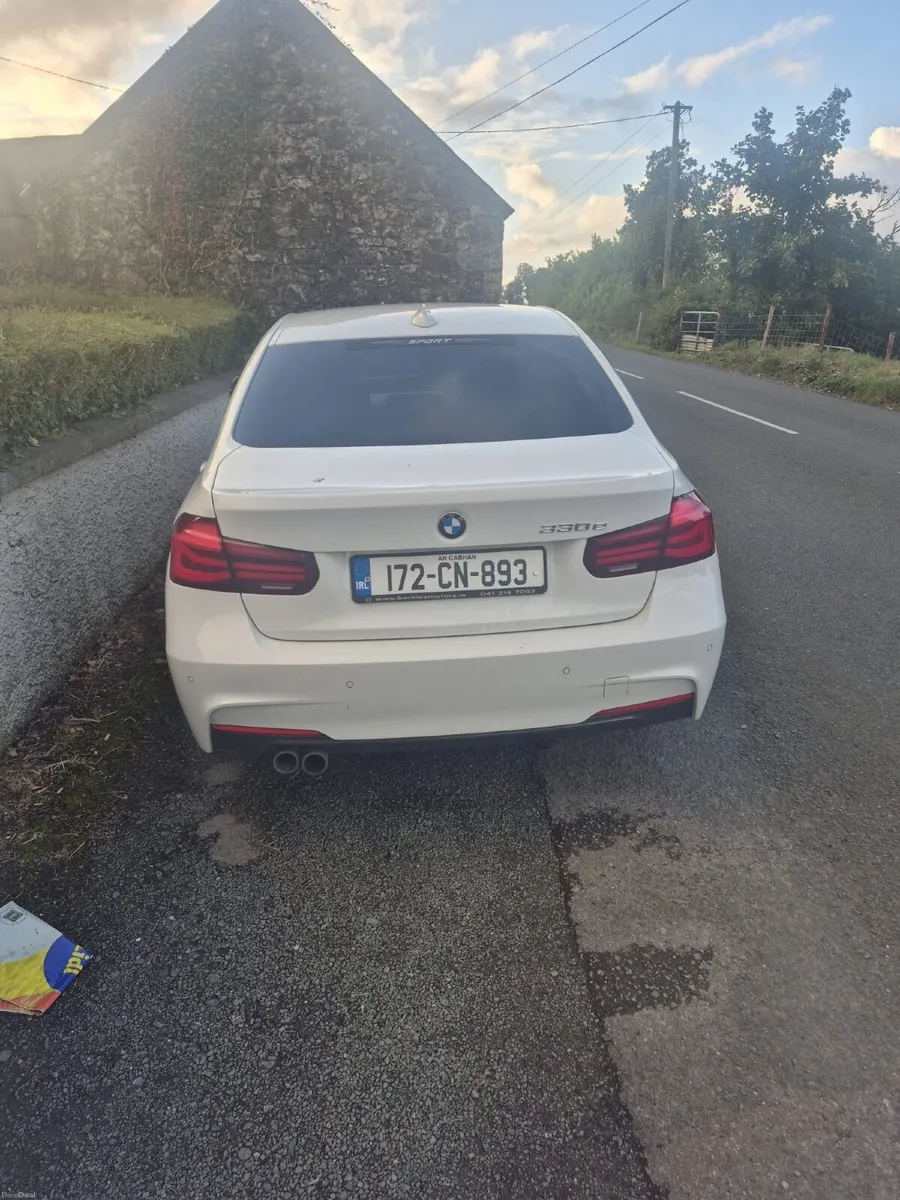 BMW 3-Series 2017 - Image 2