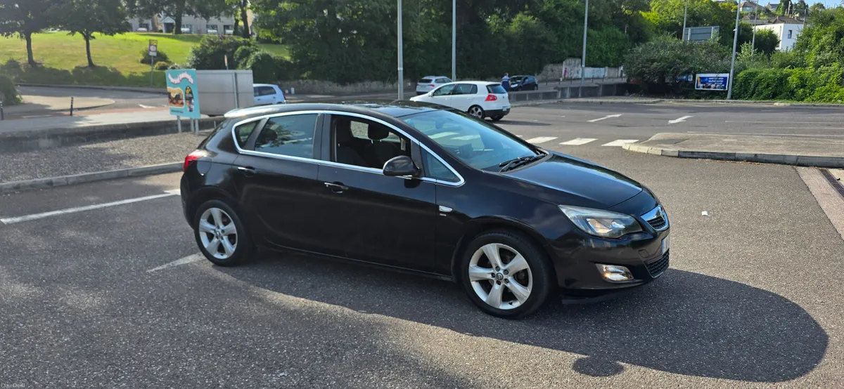 Opel Astra SRI 1.4 petrol New Nct 11.2027 - Image 4