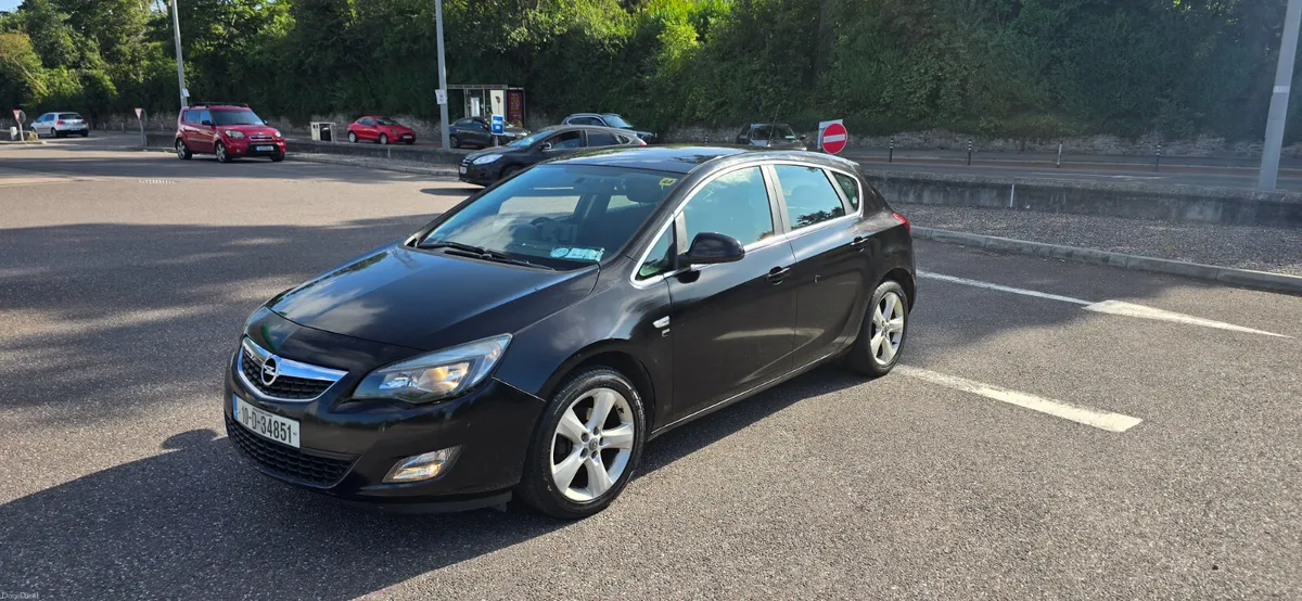 Opel Astra SRI 1.4 petrol New Nct 11.2027 - Image 5