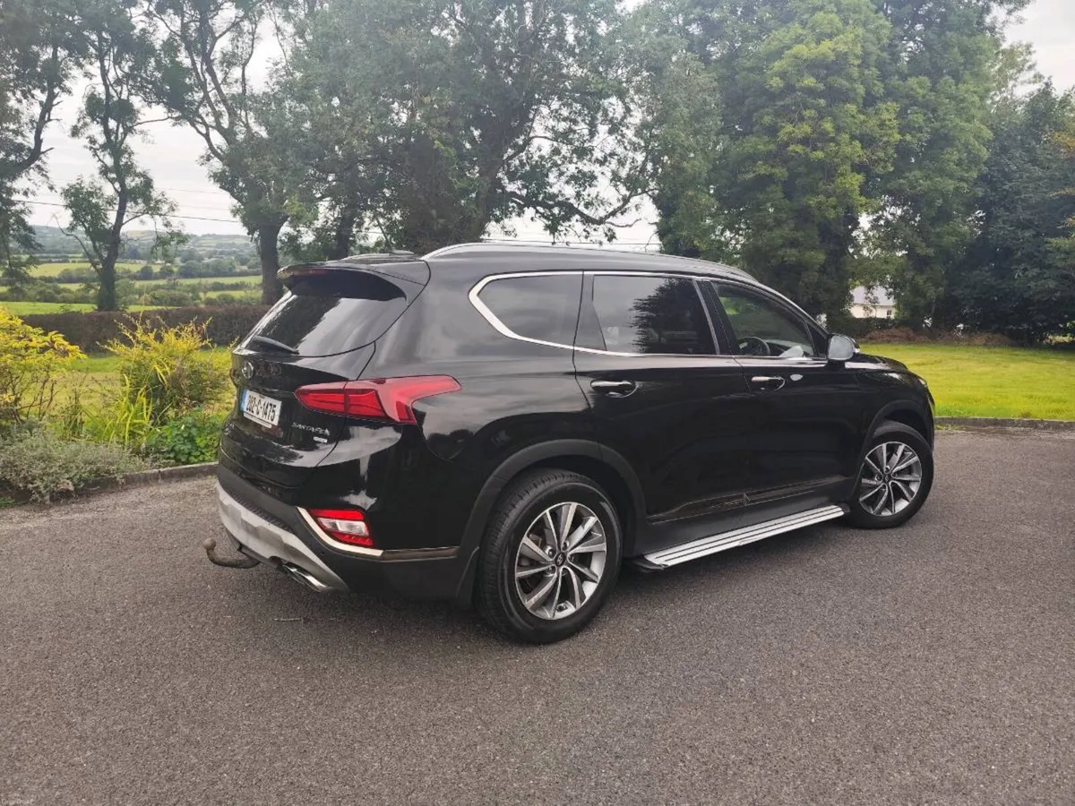 Hyundai Santa Fe 4WD Executive Plus - Image 6