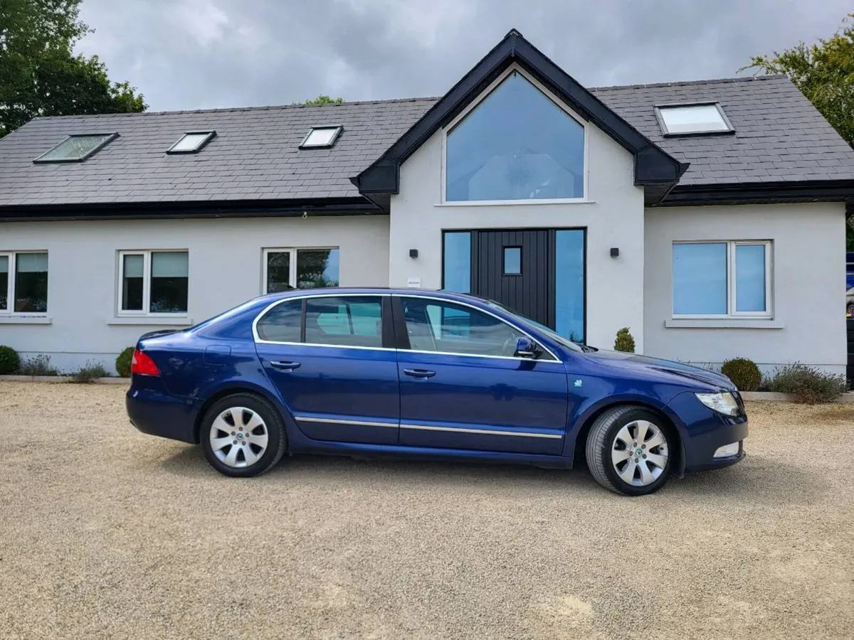 Skoda superb taxed & tested with FSH - Image 2
