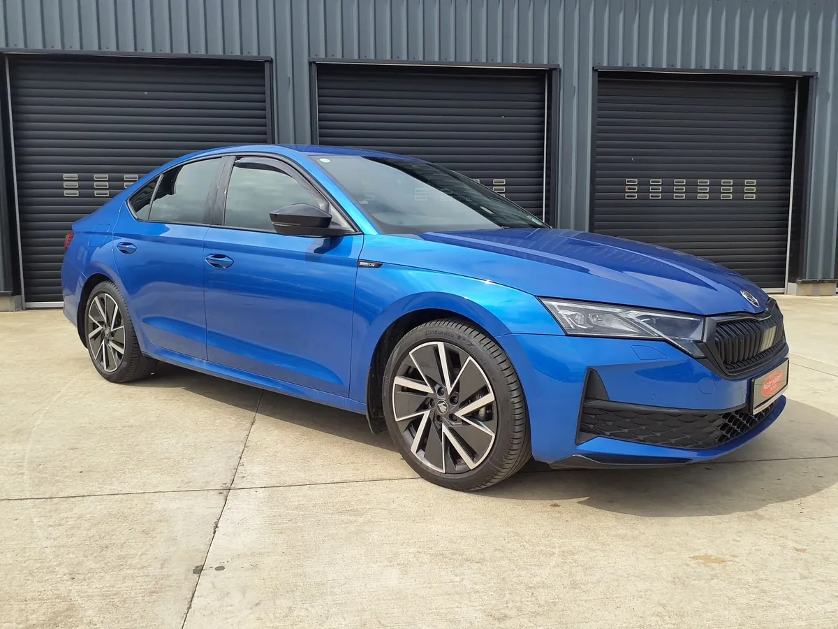252 Skoda Octavia Sportline Auto Race Blue - Image 3