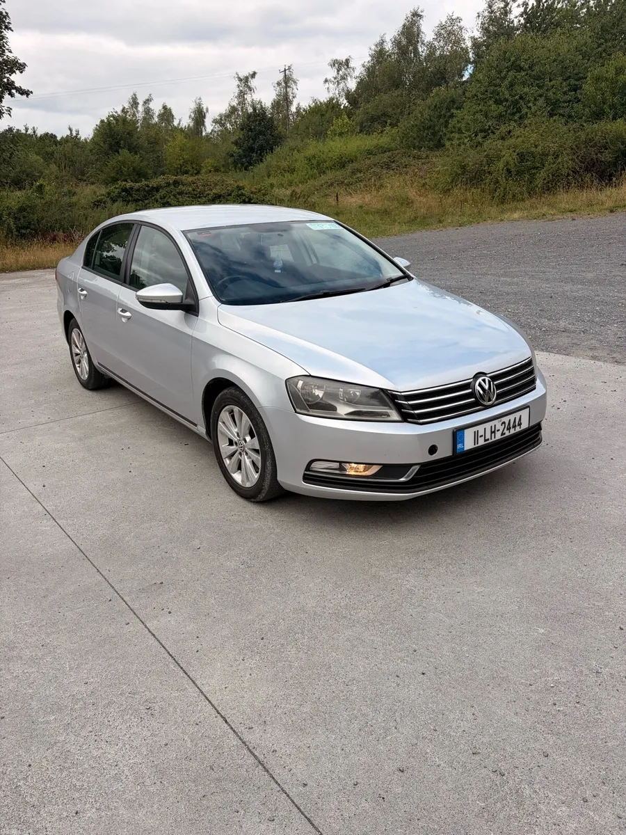 Volkswagen Passat - Image 2