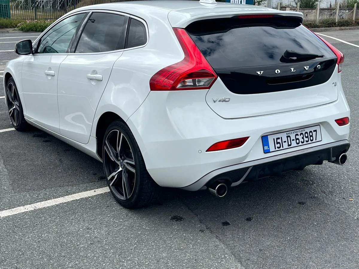 Volvo V40 **T5*R Design Pro**ICE WHITE**Auto*2015 - Image 6