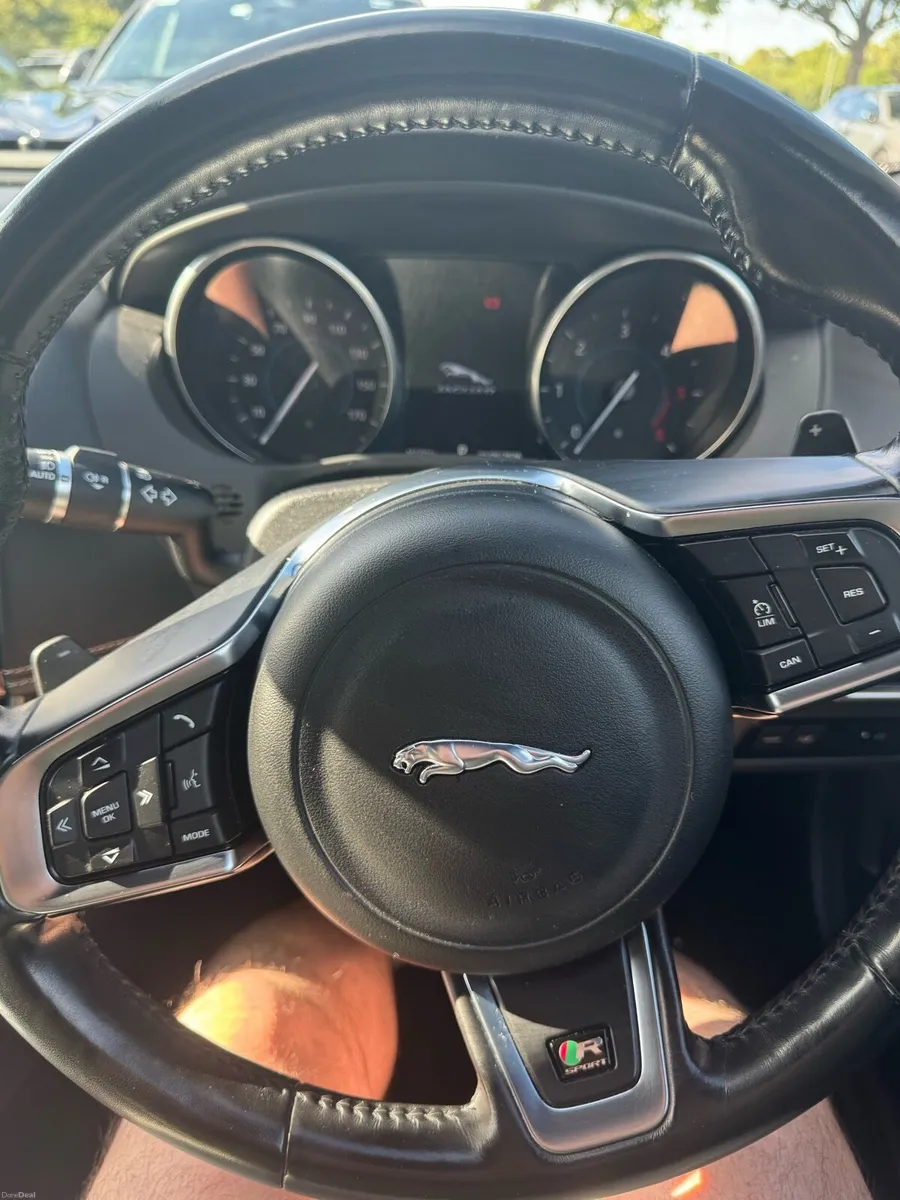 Jaguar XE R Sport - Image 6