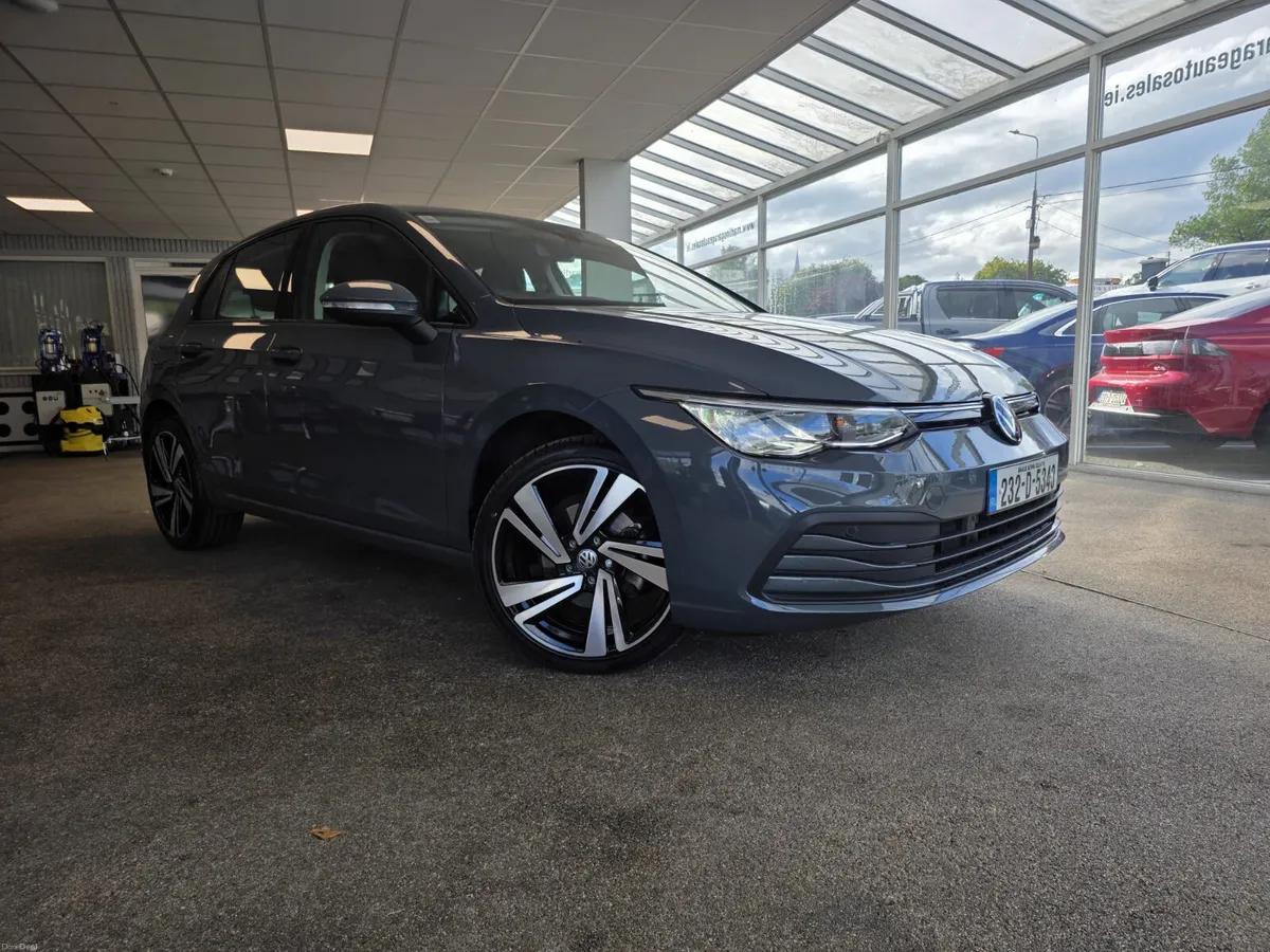 Volkswagen Golf  1.0 TSI 110HP Life  2023 - Image 2