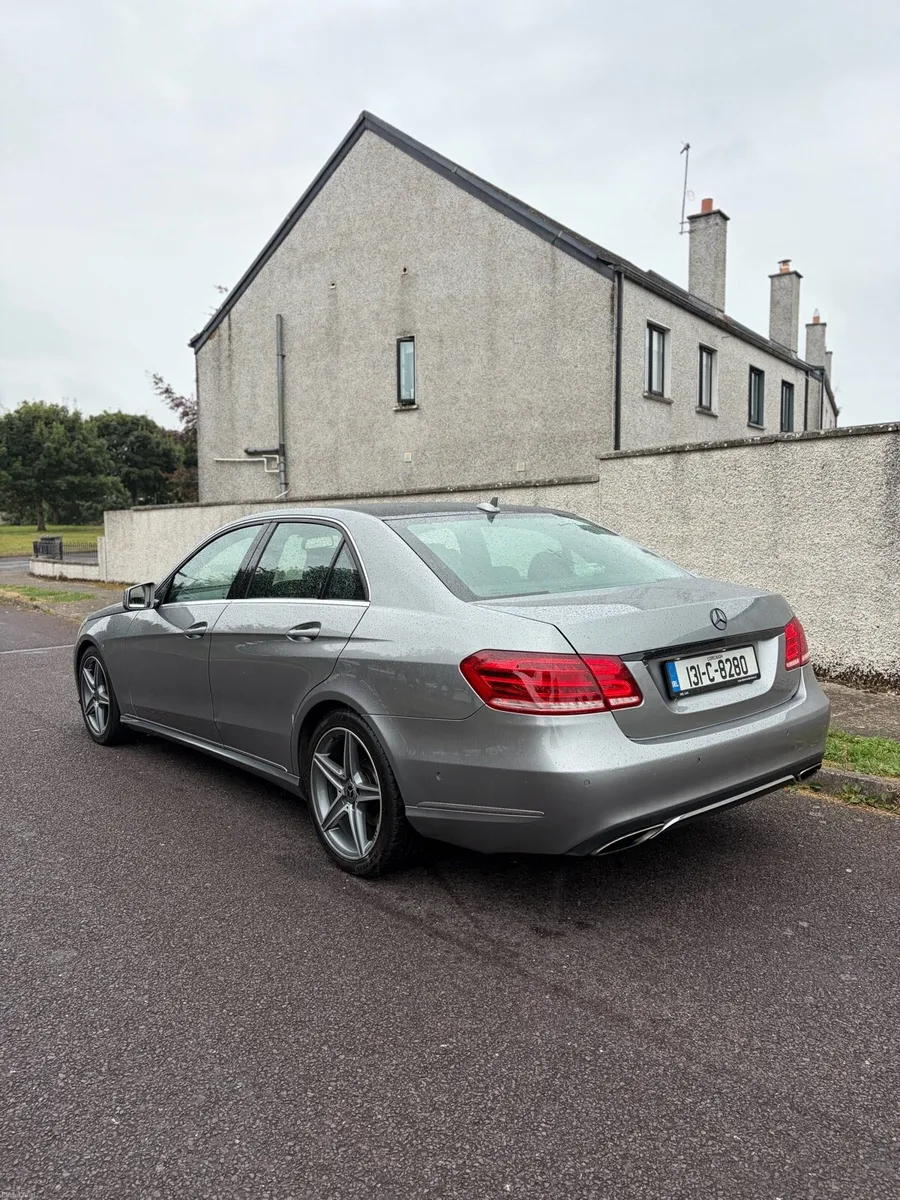 Mercedes E220 AMG line - Image 5