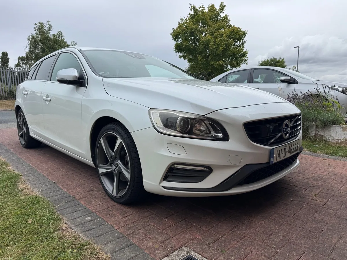 Volvo V60 R-DESIGN 1.6 petrol AUTOMATIC - Image 2