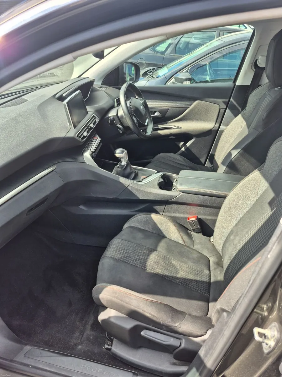 Peugeot 3008 2020 - Image 2