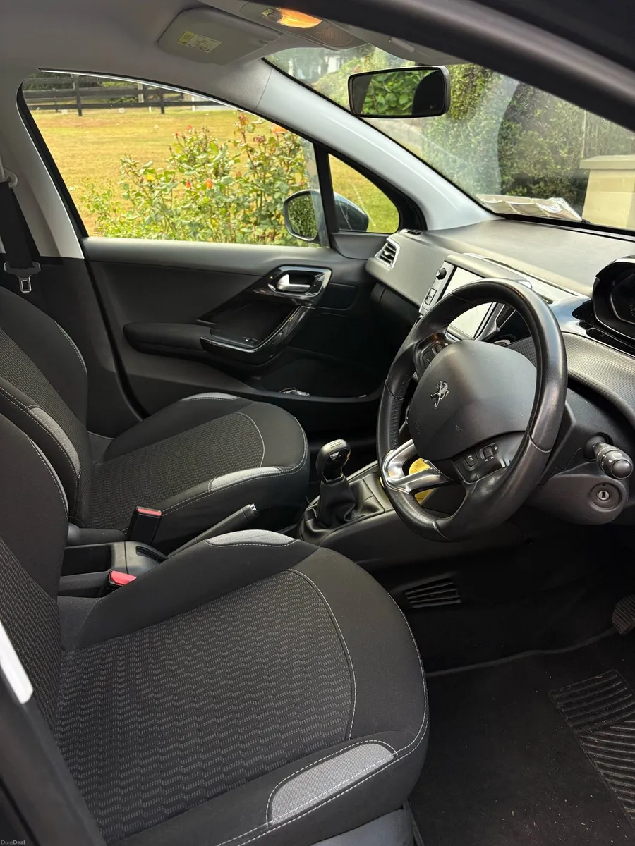 2016 Grey Peugeot 208 - Image 4