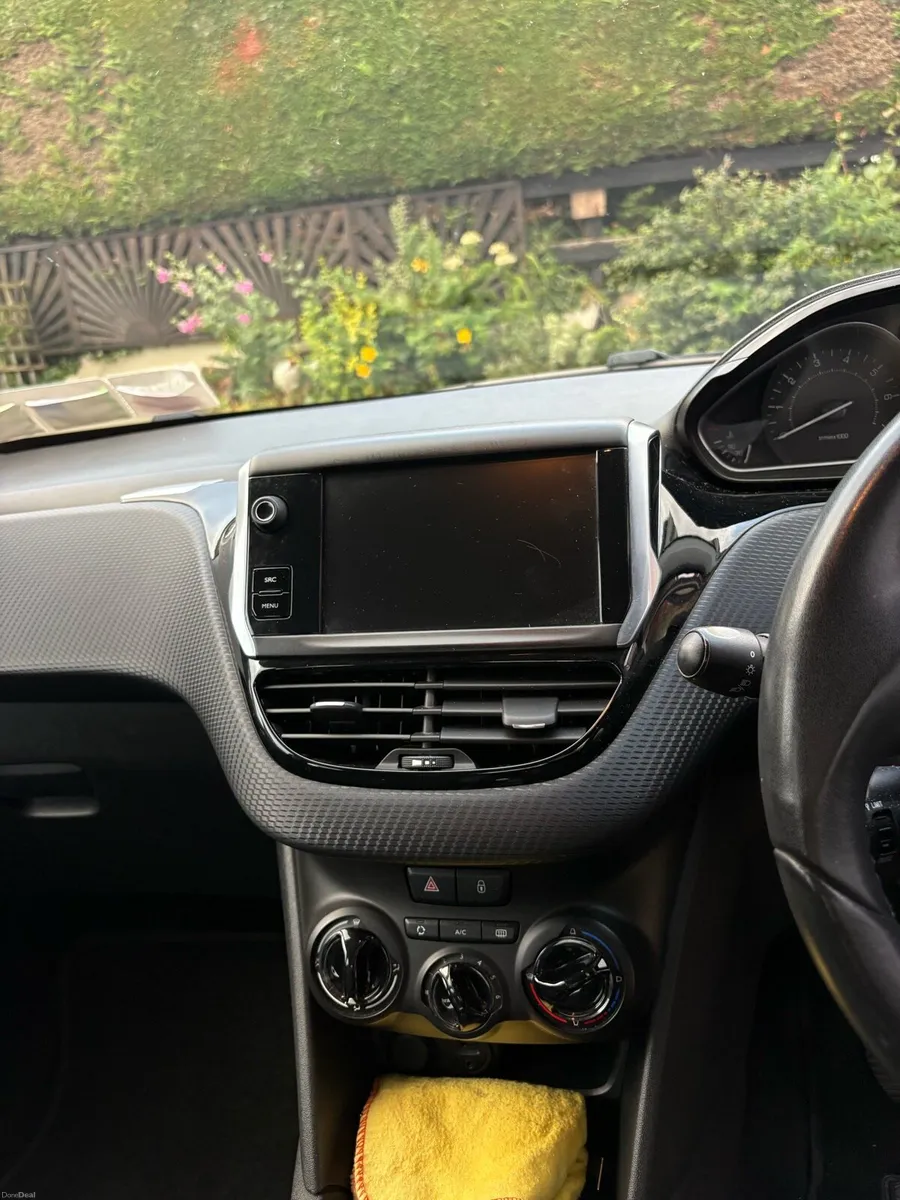 2016 Grey Peugeot 208 - Image 5